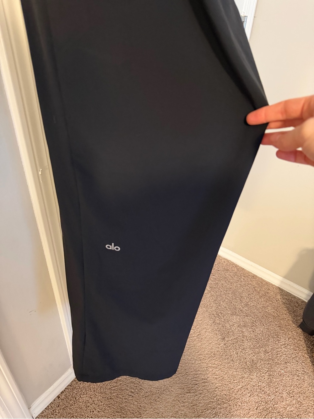 ALO Yoga Black Relaxed High-Rise Trousers - Picture 4 of 6